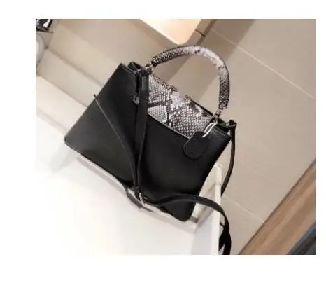 Designer Luxury Handbags Purses Taurillon Handbag Shoulder Bags Ladies Cross Body Bags Genuine Leather Bag Wallet Capucines Des
Designer Luxury Handbags Purses Taurillon Handbag Shoulder Bags Ladies Cross Body Bags Genuine Leather Bag Wallet Capucines Des