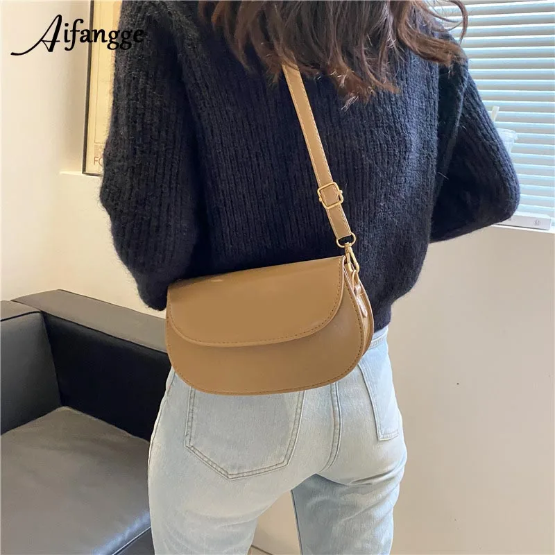 

AIFENGGE Ins Semicircle Crossbody Bag Fashion Solid Color Women Simple Saddle Bag Commuter Single Shoulder Solid Color