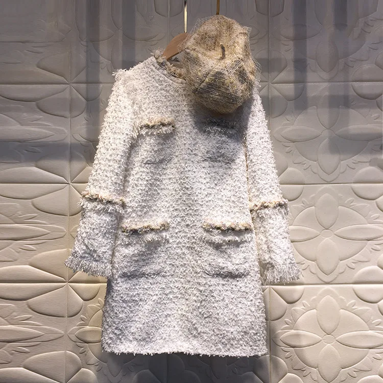 New round collar fund of doll dress pocket pearl long sleeved dress is female have hat
New round collar fund of doll dress pocket pearl long sleeved dress is female have hat