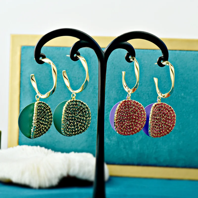 Korea East Gate Fashion Earrings C-shaped Earrings green round full diamond Korean version net red earrings female
Korea East Gate Fashion Earrings C-shaped Earrings green round full diamond Korean version net red earrings female