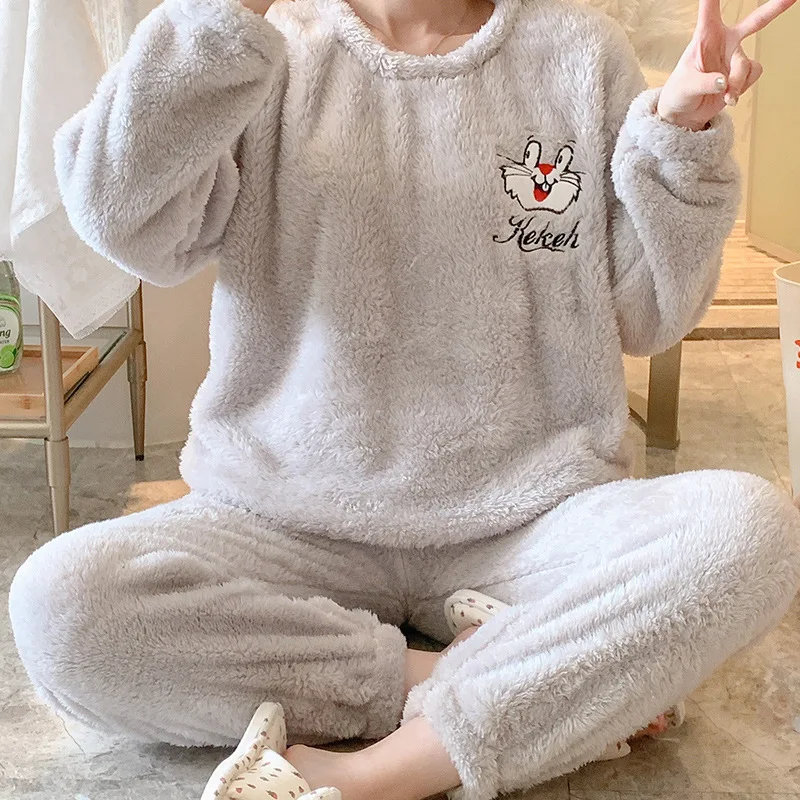 New style pajamas women's simple cute round neck small fresh suit long-sleeved trousers plush warm home service women
New style pajamas women's simple cute round neck small fresh suit long-sleeved trousers plush warm home service women