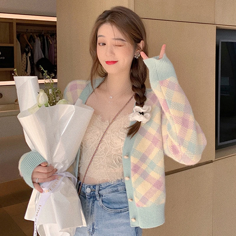 Женский кардиган с длинными рукавами, Повседневный свитер с узором ромбиками и V-образным вырезом, верхняя одежда в Корейском стиле на осень... 
Женский кардиган с длинными рукавами, Повседневный свитер с узором ромбиками и V-образным вырезом, верхняя одежда в Корейском стиле на осень...