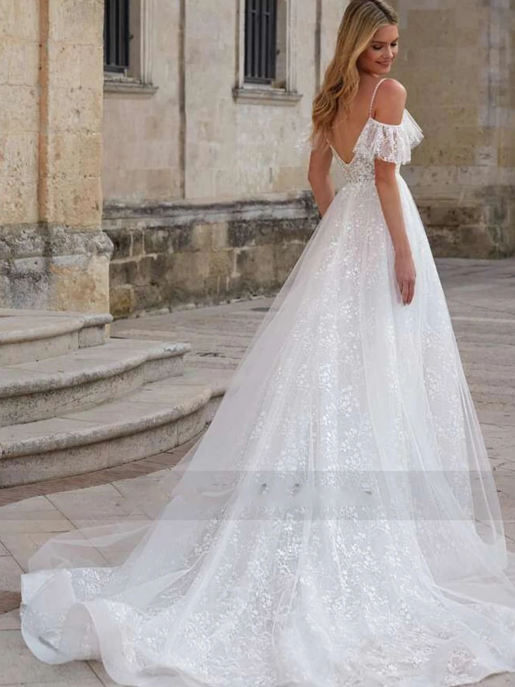 Богемные свадебные платья белая модель 2021 кружевные блестящие бретельки