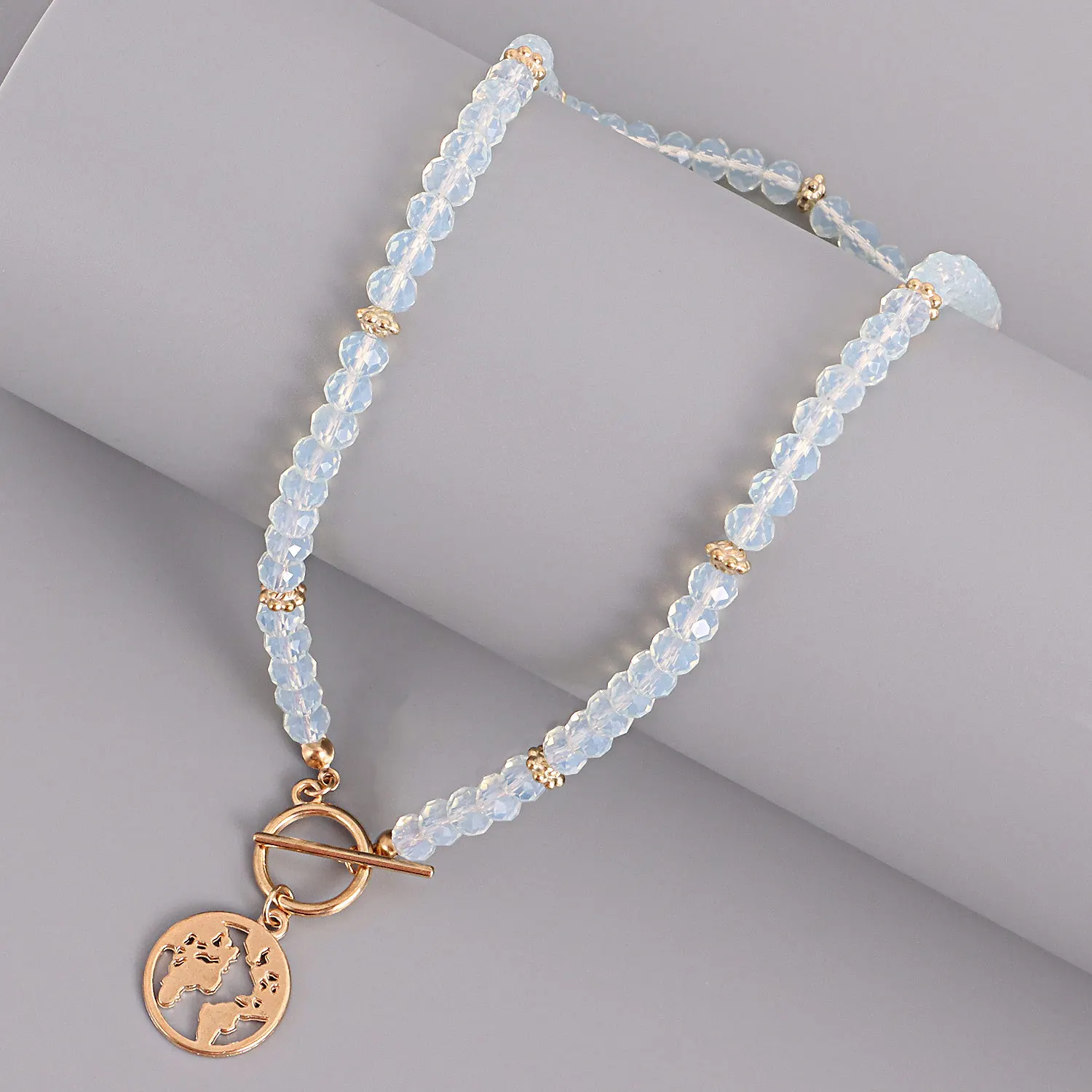 World Map Hollow Pendant Necklace Creative Fashion Crystal Pearl Buckle Necklaces For Women Beads Chain Choker Wedding Jewelry
World Map Hollow Pendant Necklace Creative Fashion Crystal Pearl Buckle Necklaces For Women Beads Chain Choker Wedding Jewelry