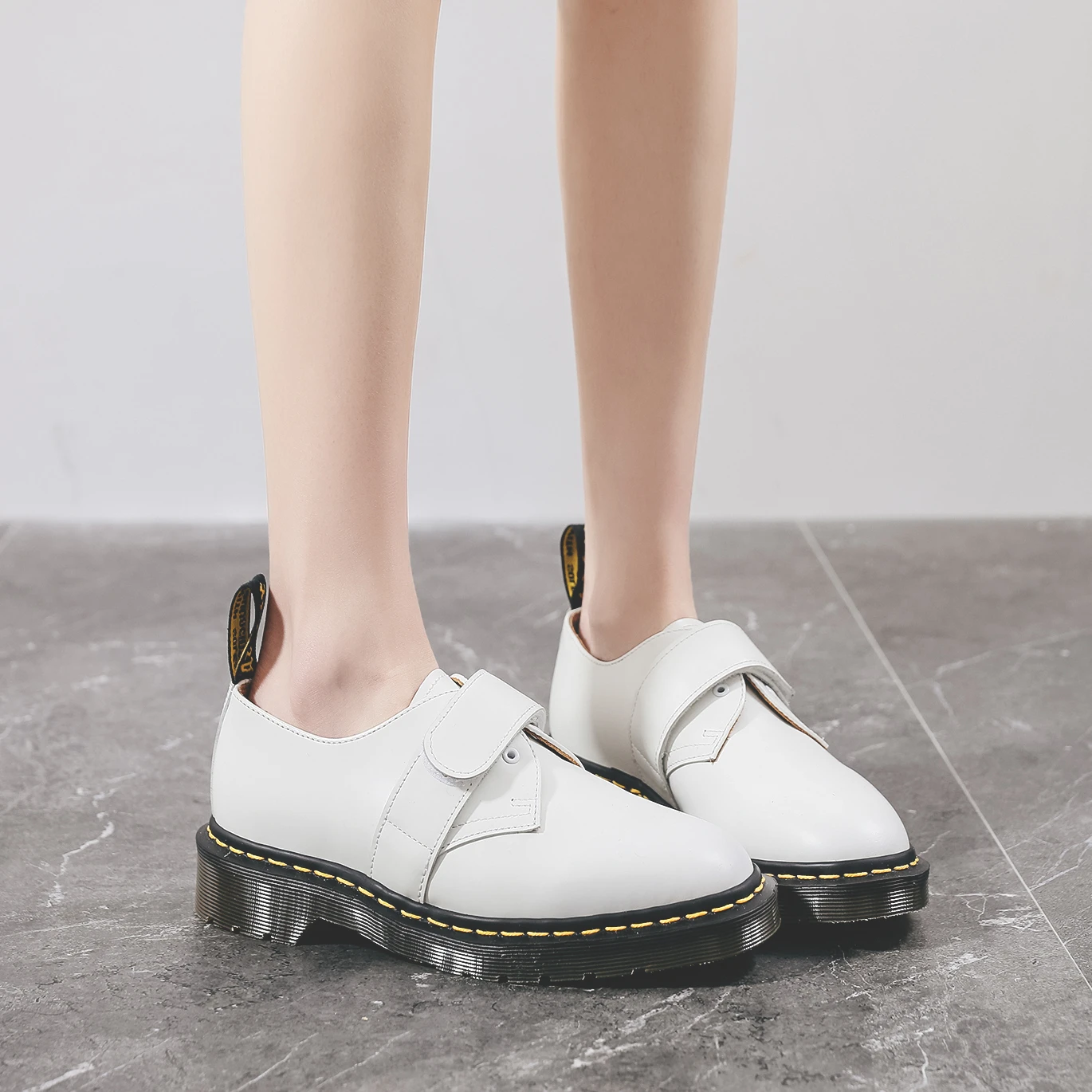Oxford Shoes For Women White Genuine Leather Platform Martens Women Punk Shoes Couple Martin Motorcycle Shoes Mujer Size 35-46
Oxford Shoes For Women White Genuine Leather Platform Martens Women Punk Shoes Couple Martin Motorcycle Shoes Mujer Size 35-46