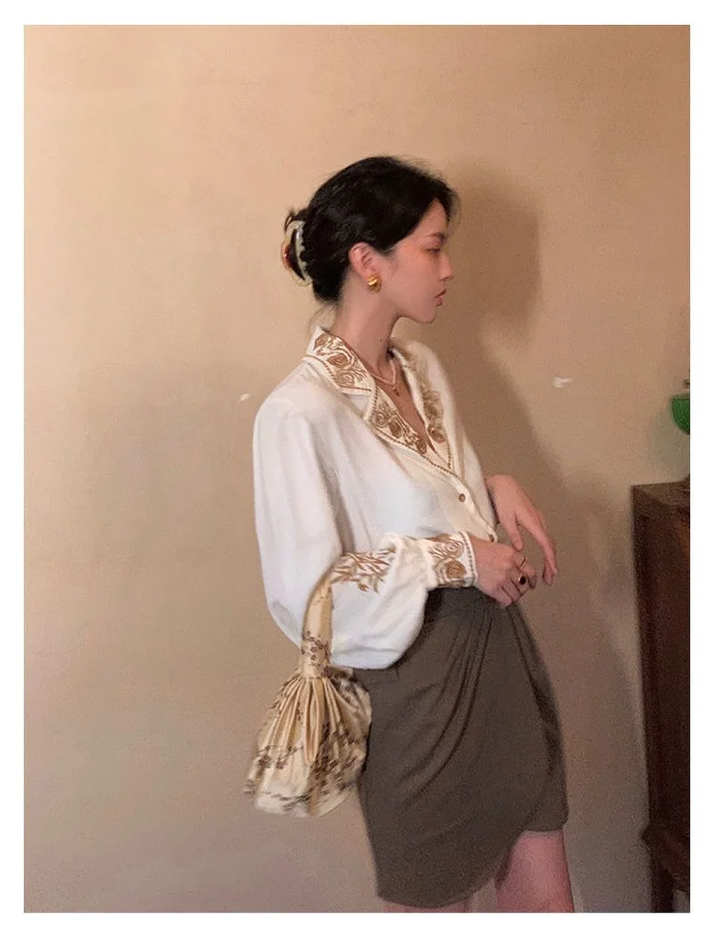 Vintage Floral Embroidery Blusas Mujer Elegant Women Blouses and Tops Autumn Short 2020 Ladies Shirts Chemisier Femme
Vintage Floral Embroidery Blusas Mujer Elegant Women Blouses and Tops Autumn Short 2020 Ladies Shirts Chemisier Femme