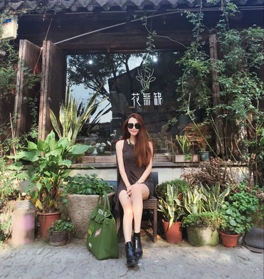 50CM Pu Leather Handbags Painted Graffiti Silver Hardware Totes Women Handbag Casual 
50CM Pu Leather Handbags Painted Graffiti Silver Hardware Totes Women Handbag Casual