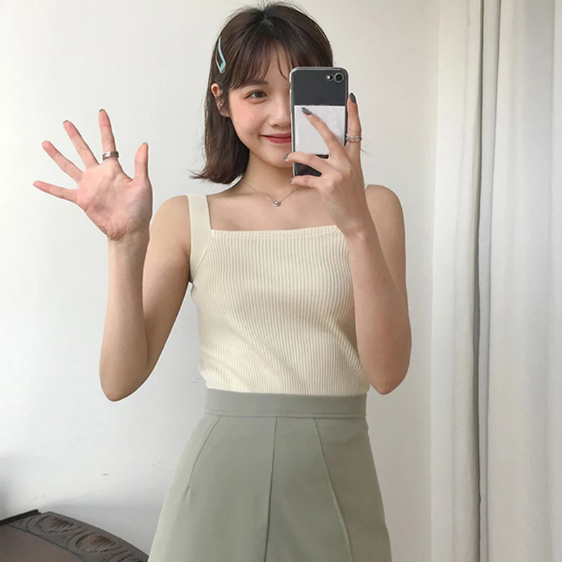 2021 Summer Sleeveless Solid Color Square Collar Basic Crop Tank Tops Women Casual Sexy Ladies Pullover Knitted Camisole
2021 Summer Sleeveless Solid Color Square Collar Basic Crop Tank Tops Women Casual Sexy Ladies Pullover Knitted Camisole