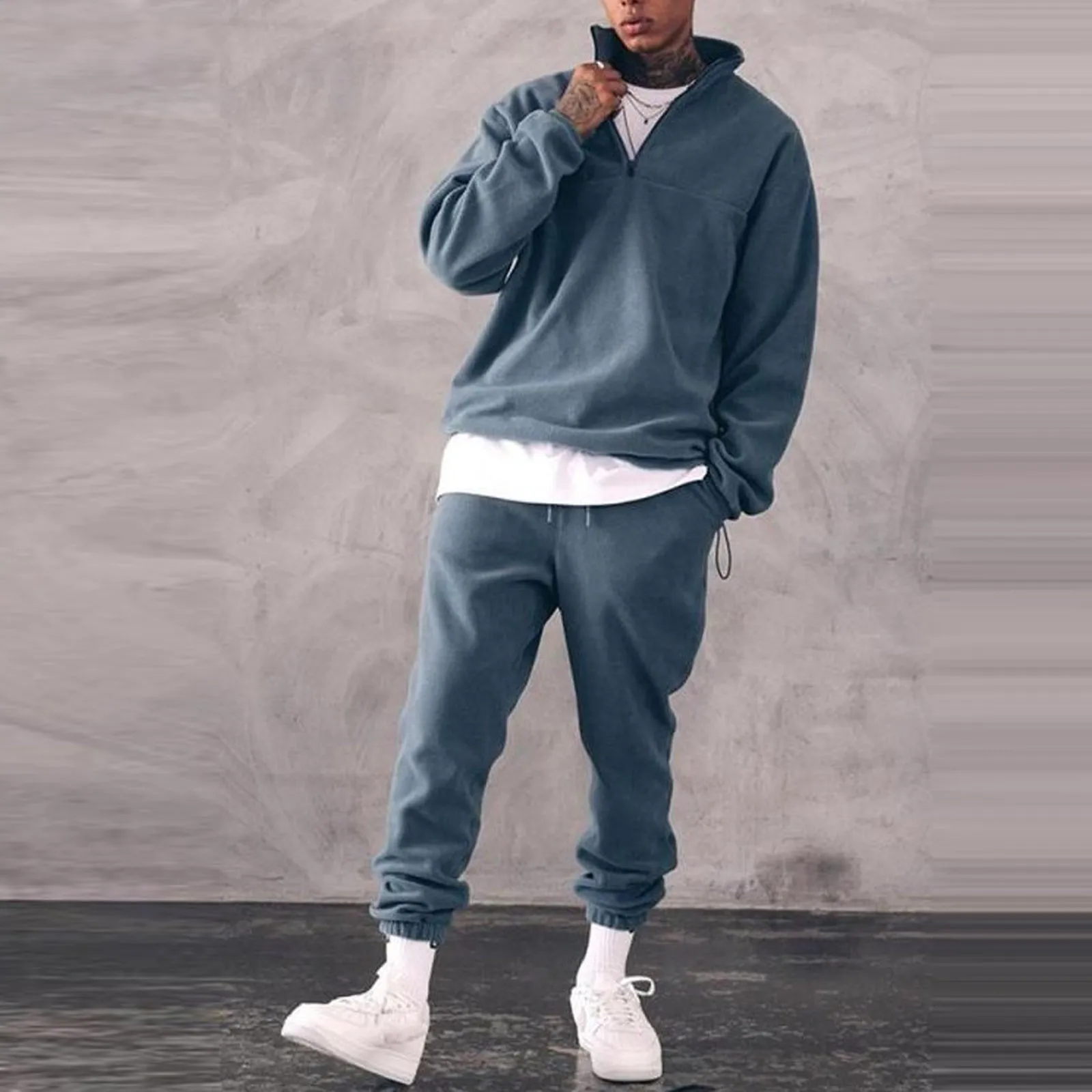 Мужской спортивный костюм с воротником-стойкой, теплый однотонный спортивный костюм, повседневный комплект из 2 предметов, зима 2021
Мужской спортивный костюм с воротником-стойкой, теплый однотонный спортивный костюм, повседневный комплект из 2 предметов, зима 2021