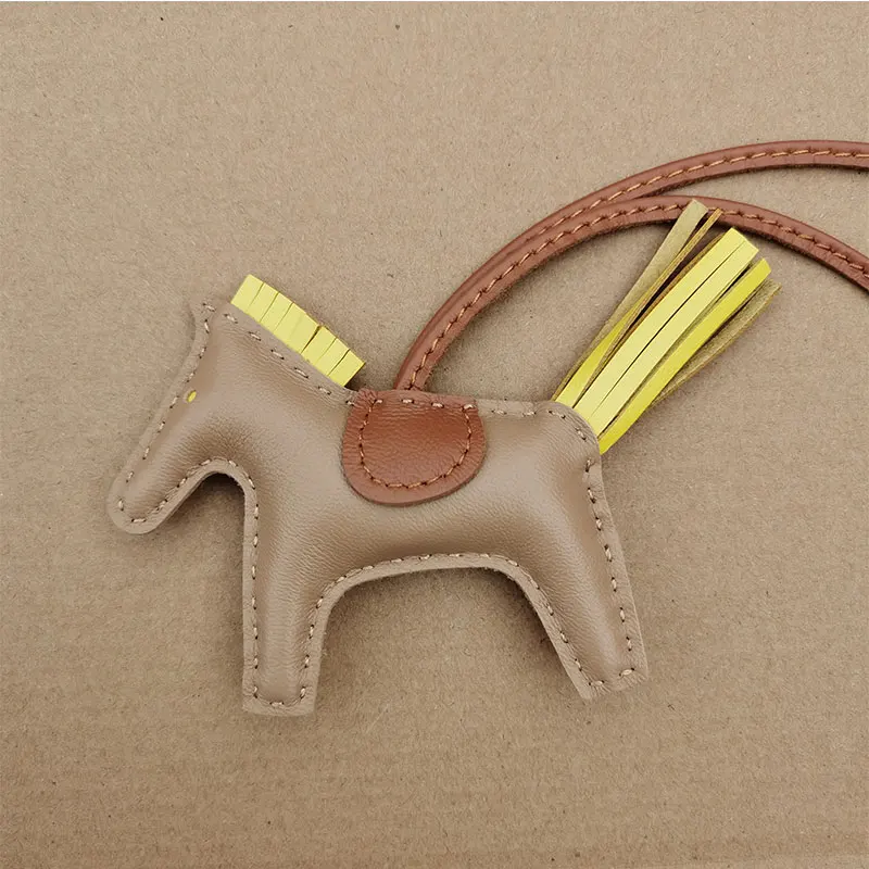 New Mini Pony Female Bag Accessories Hits the Color Small Tassel Bag Pendant Bag Accessories Mini Trumpet Horse
New Mini Pony Female Bag Accessories Hits the Color Small Tassel Bag Pendant Bag Accessories Mini Trumpet Horse