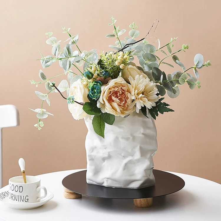 Modern Ceramic Vase Table Decoration Bag Model Living Room White Vases Home Decoration Accessories Creative Flower Vase Gifts
Modern Ceramic Vase Table Decoration Bag Model Living Room White Vases Home Decoration Accessories Creative Flower Vase Gifts