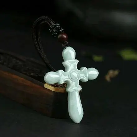 Pendentif en croix d'émeraude, collier en Jade, certificat, breloque naturelle, sculpté à la main, amulette porte-bonheur pour h
Pendentif en croix d'émeraude, collier en Jade, certificat, breloque naturelle, sculpté à la main, amulette porte-bonheur pour h