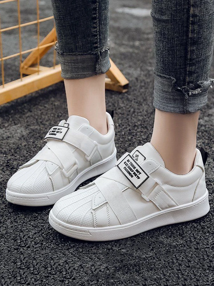 Size 35-42 large women's shoes breathable sports small white board shoes ulzzang versatile students' ins street shoes 42 
Size 35-42 large women's shoes breathable sports small white board shoes ulzzang versatile students' ins street shoes 42
