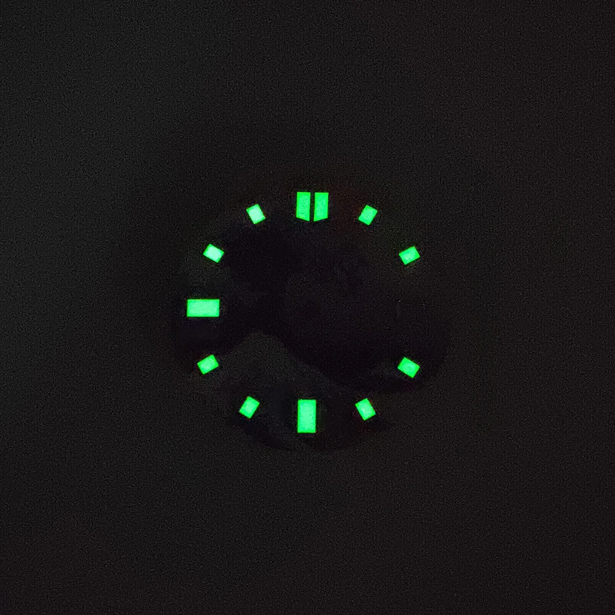 Watch Parts 29mm Sterile Dial Luminous Watch Dial Luminous Suitable For NH35A NH36 movement0051 
Watch Parts 29mm Sterile Dial Luminous Watch Dial Luminous Suitable For NH35A NH36 movement0051