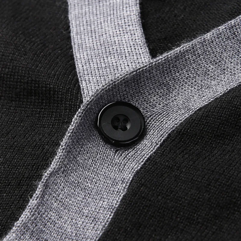 Men's Wool Cardigan V-neck Autumn Winter Warm Patchwork Slim Fit Perfect Quality Clothes Knitted Cotton Casual Male Sweaters
Men's Wool Cardigan V-neck Autumn Winter Warm Patchwork Slim Fit Perfect Quality Clothes Knitted Cotton Casual Male Sweaters