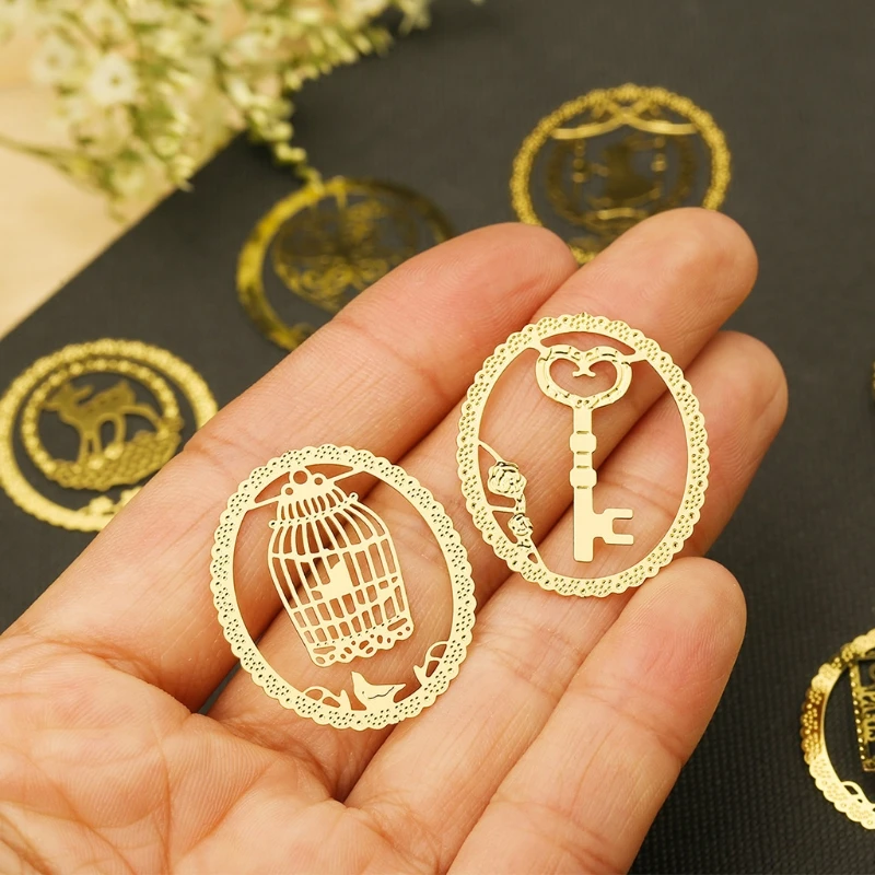 Shiny Gold Metal Bookmarks Exquisite Decorative Pattern Beautiful Decoration P9YA
Shiny Gold Metal Bookmarks Exquisite Decorative Pattern Beautiful Decoration P9YA