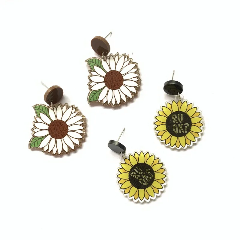 KUGUYS 2 Style Print Glitter Daisy Drop Earrings for Girls Womens Trendy Flowers Jewelry Fashion Acrylic Accessories
KUGUYS 2 Style Print Glitter Daisy Drop Earrings for Girls Womens Trendy Flowers Jewelry Fashion Acrylic Accessories