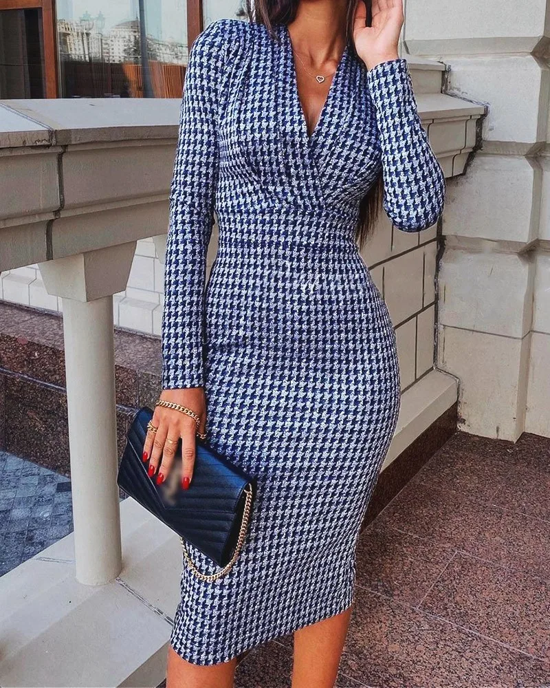 2021 Women's New Short-sleeved Dresses V-neck Houndstooth Print Long Sleeve Ruched Dress
2021 Women's New Short-sleeved Dresses V-neck Houndstooth Print Long Sleeve Ruched Dress