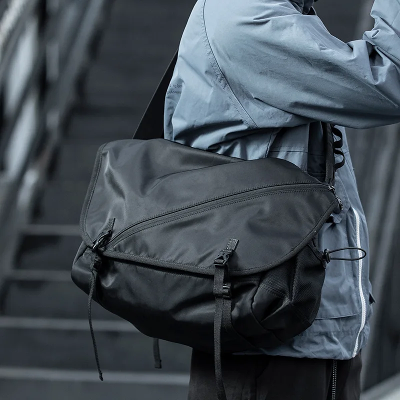 Street tide man single shoulder cross-body bag simple joker postman charter plane can cargo backpack fashion small satchel
Street tide man single shoulder cross-body bag simple joker postman charter plane can cargo backpack fashion small satchel