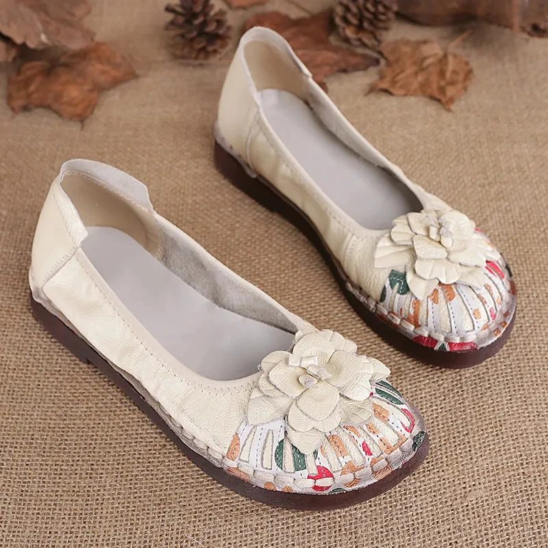 Flower Cowhide Women's Slip-On Loafers Beige Ladies Flats Soft Ethnic Style Flat Shoes For Women Shallow Genuine Leather Flats 
Flower Cowhide Women's Slip-On Loafers Beige Ladies Flats Soft Ethnic Style Flat Shoes For Women Shallow Genuine Leather Flats