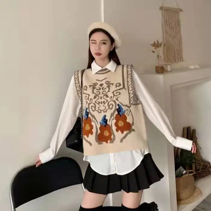 Oversized sweater vest white women's vests knitting sleeveless vintage embroidered knit vest sweater knitted tank top female
Oversized sweater vest white women's vests knitting sleeveless vintage embroidered knit vest sweater knitted tank top female