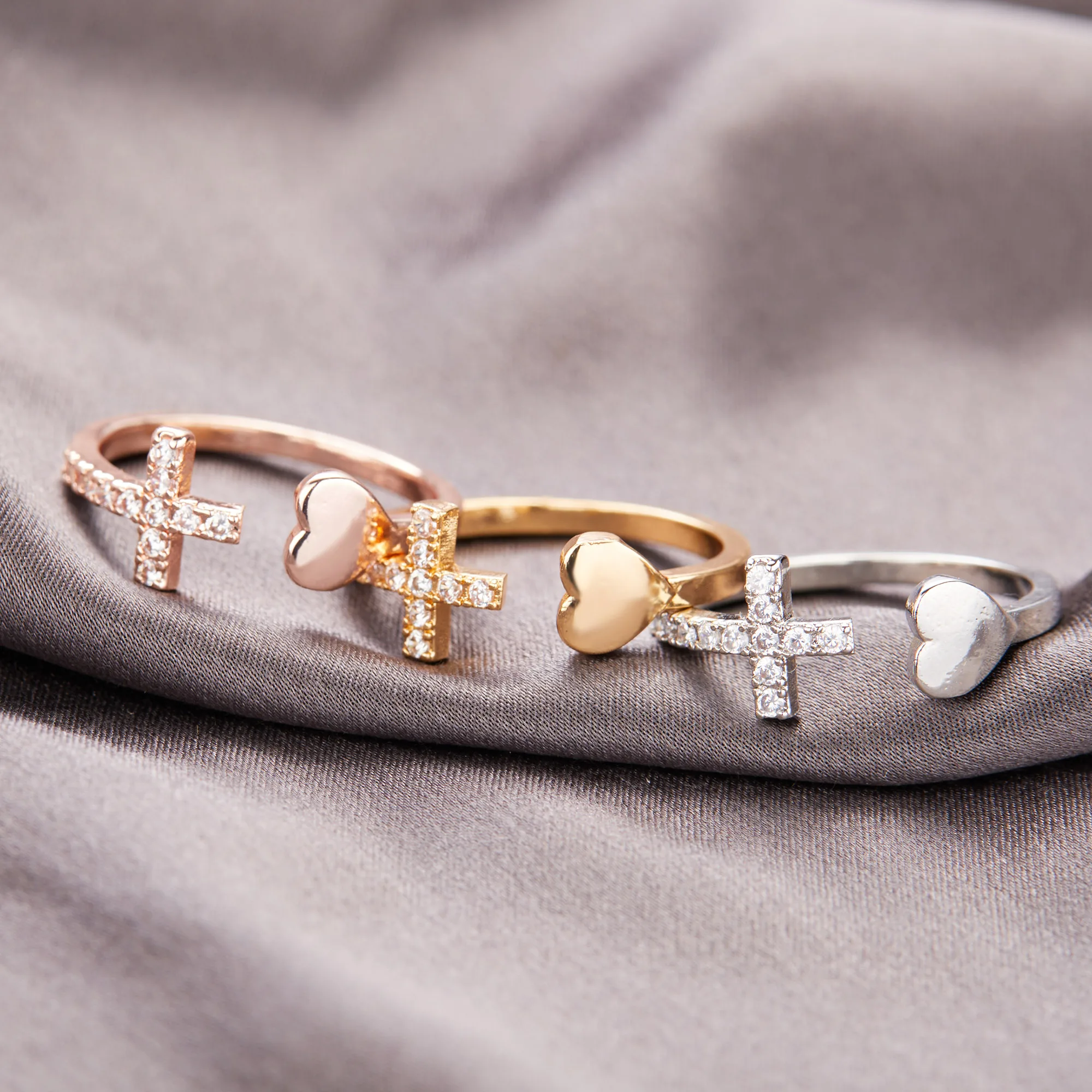 New Trendy Gold Silver Color Rhinestone Cross Ring Geometric Heart Adjustable Open Ring For Women Men Fashion Jewelry Party Gift
New Trendy Gold Silver Color Rhinestone Cross Ring Geometric Heart Adjustable Open Ring For Women Men Fashion Jewelry Party Gift