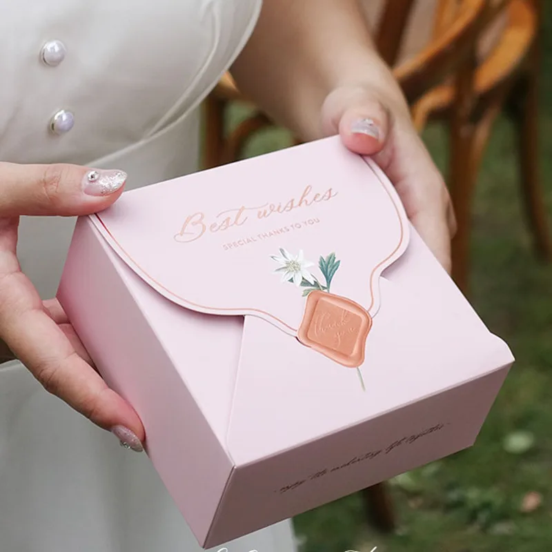 Wedding Birthday Party Gift Box Fresh Bronzing Printing Envelope Wedding Candy Chocolate Cake Box boite cadeaux
Wedding Birthday Party Gift Box Fresh Bronzing Printing Envelope Wedding Candy Chocolate Cake Box boite cadeaux