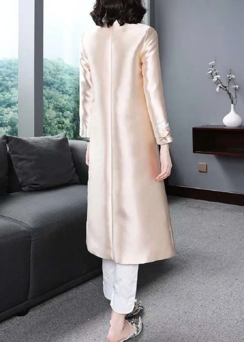 High Quality Brand New Long Coats & Outerwear 2020 Autumn Winter Overcoats Women Lurex Embroidery Vintage Buttons Coat Female
High Quality Brand New Long Coats & Outerwear 2020 Autumn Winter Overcoats Women Lurex Embroidery Vintage Buttons Coat Female