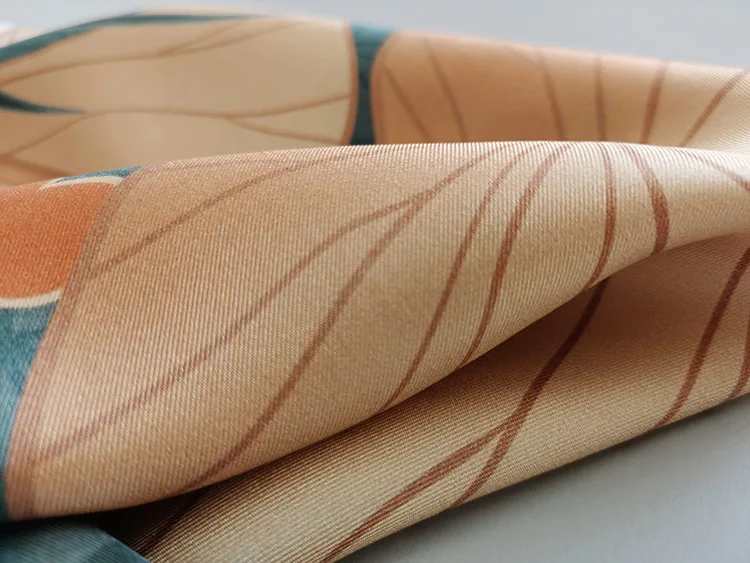 Women's 100% Pure Silk 14mm Twill Printed Big Square Scarf Wrap Kerchief 88x88cm 34.5"x34.5 WH008 
Women's 100% Pure Silk 14mm Twill Printed Big Square Scarf Wrap Kerchief 88x88cm 34.5"x34.5 WH008