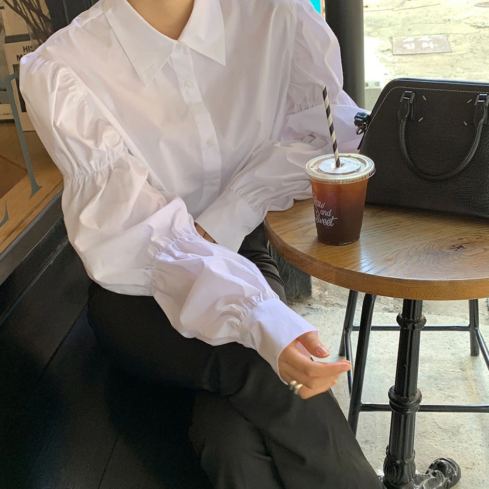 Spring 2021 New Vintage Blouse Women Lady Female Loose Cotton Women Tops Bubble Long sleeves wild white Blouses shirt 615A
Spring 2021 New Vintage Blouse Women Lady Female Loose Cotton Women Tops Bubble Long sleeves wild white Blouses shirt 615A