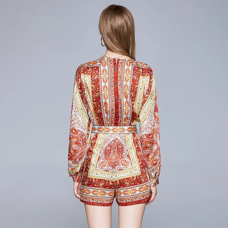 Make spot in the summer of the new national style restoring ancient ways of false printing jumpsuits v-neck lantern sleeve skirt
Make spot in the summer of the new national style restoring ancient ways of false printing jumpsuits v-neck lantern sleeve skirt