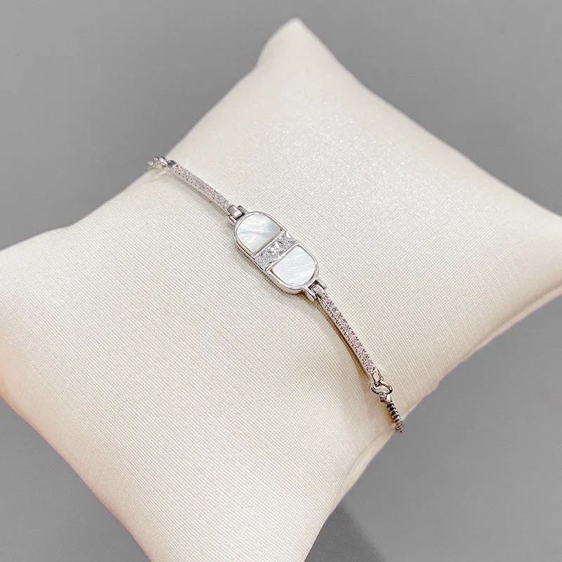 Y2k Accessories Kpop Letter D Chains Bracelet for Women Luxury Cubic Zircon Adjustable Bracelets Trendy Valentine's Day Gift
Y2k Accessories Kpop Letter D Chains Bracelet for Women Luxury Cubic Zircon Adjustable Bracelets Trendy Valentine's Day Gift
