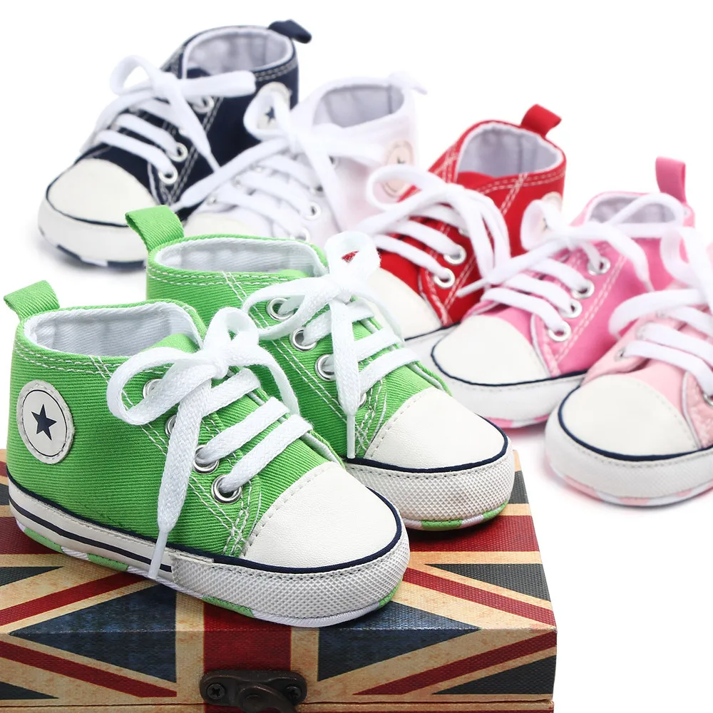 Baby shoes in spring and autumn with wild canvas toddler shoes in front of solid color baby shoes.
Baby shoes in spring and autumn with wild canvas toddler shoes in front of solid color baby shoes.
