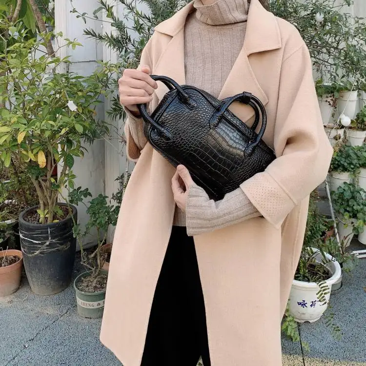 Crocodile Pattern PU Leather Shoulder Bags Women Designer Luxury Casual Hand Bag Ladies Retro Carry Crossbody Bag Zipper Clutch
Crocodile Pattern PU Leather Shoulder Bags Women Designer Luxury Casual Hand Bag Ladies Retro Carry Crossbody Bag Zipper Clutch