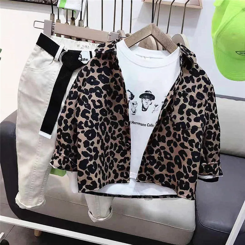 Spring Autumn Boy Suit 2021 New Kids Boys Fashion Casual Clothing Set Korean Leopard Shirt Jacket White T-shirt Pants Baby 3pcs
Spring Autumn Boy Suit 2021 New Kids Boys Fashion Casual Clothing Set Korean Leopard Shirt Jacket White T-shirt Pants Baby 3pcs