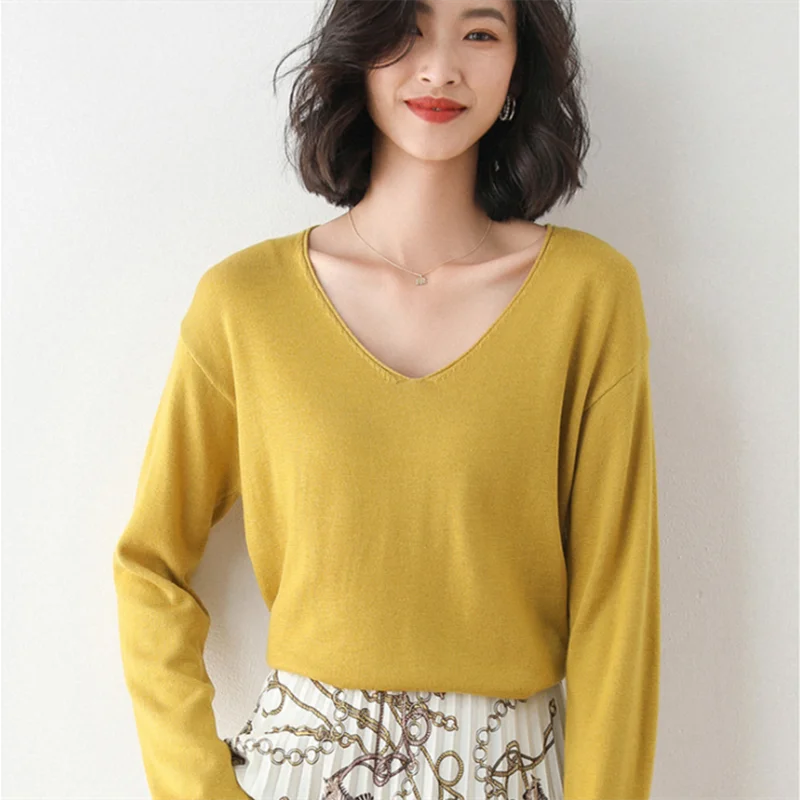 2020 Autumn & Winter New Korean V-neck Solid Color Loose Stretch Bottoming Shirt Casual All-match Women Sweater Free Shipping
2020 Autumn & Winter New Korean V-neck Solid Color Loose Stretch Bottoming Shirt Casual All-match Women Sweater Free Shipping