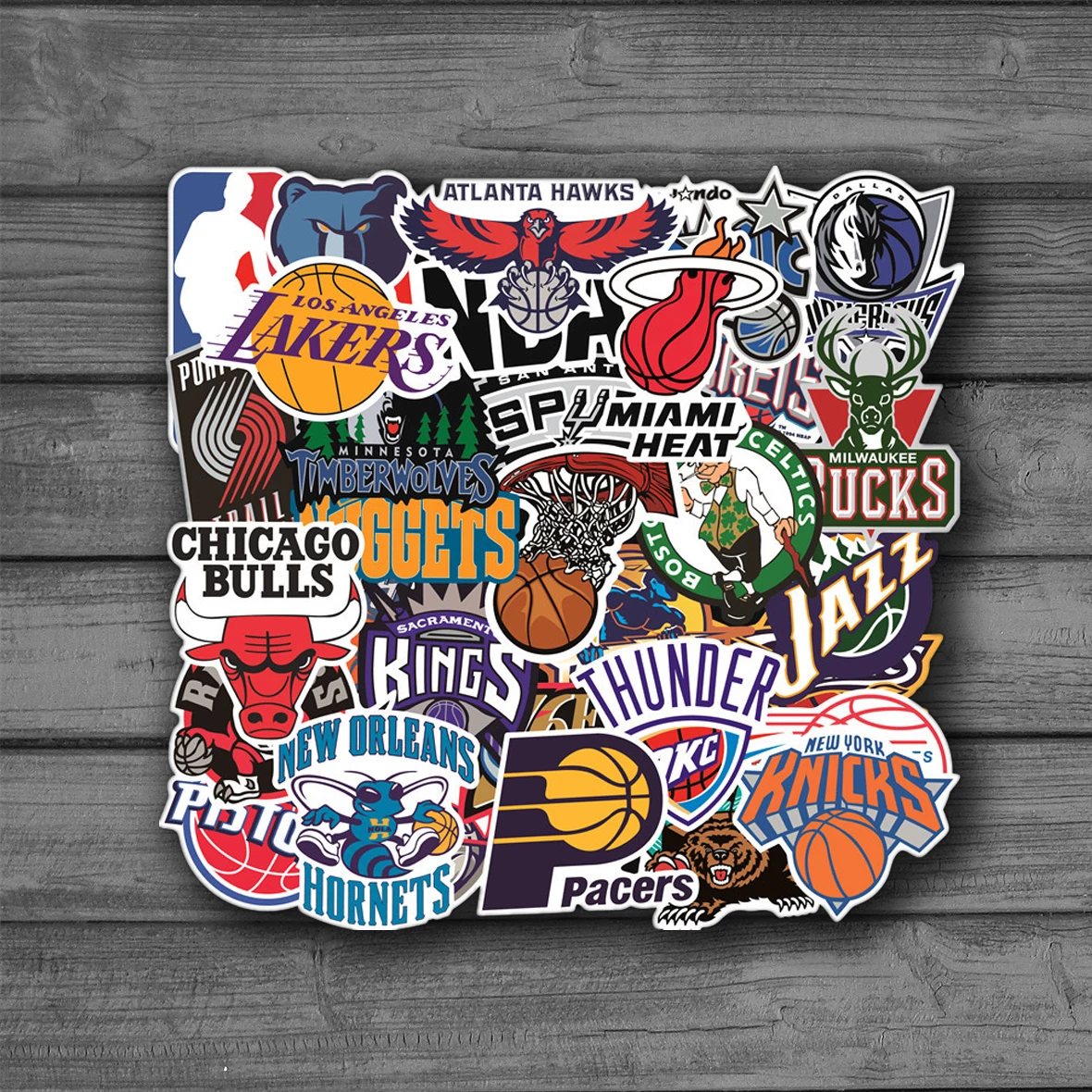 32pcs/Pack Team Logo Stickers Sport Decals Boys Gift Suitcase Luggage Graffiti Skateboard Laptop Stationery Stickers
32pcs/Pack Team Logo Stickers Sport Decals Boys Gift Suitcase Luggage Graffiti Skateboard Laptop Stationery Stickers