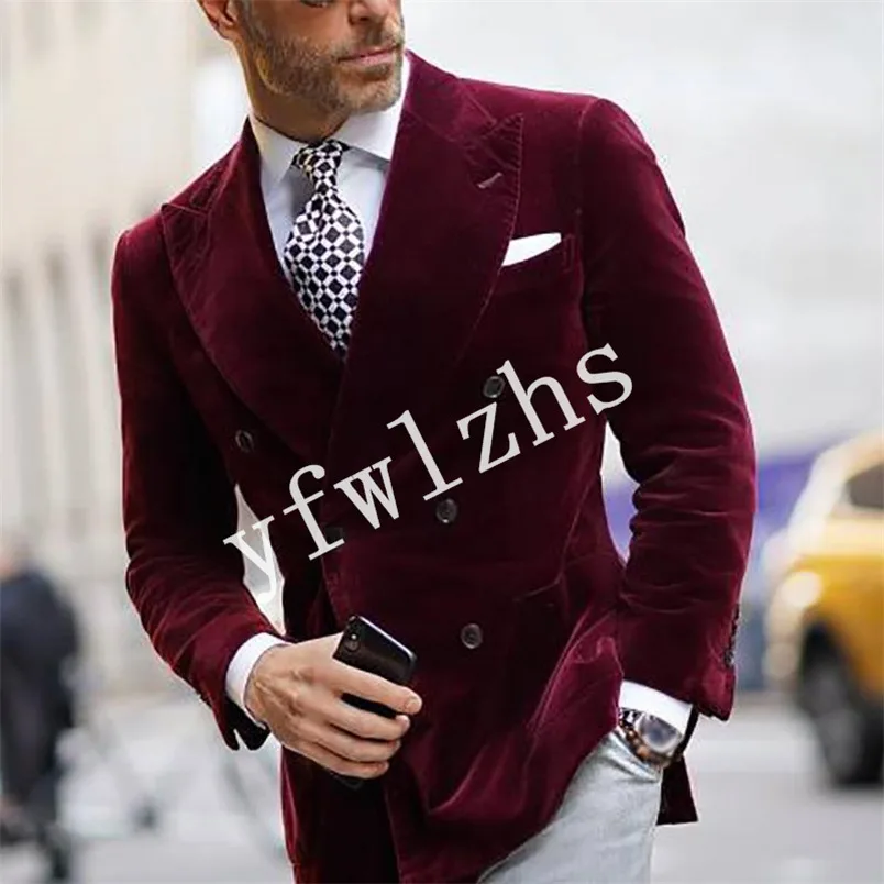 

Handsome Velveteen Groomsmen Peak Lapel Groom Tuxedos Mens Wedding Dress Man Blazer Prom Dinner (Jacket+Pants+Tie) A216