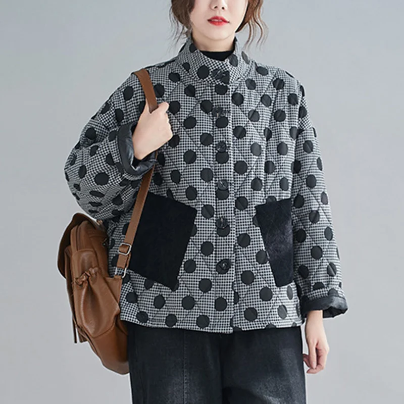 Women Argyle Cotton Padded Coats Vintage Dot Stand Thickened Warm Short Parkas 2021 New Winter Patchwork Pockets Button Jackets
Women Argyle Cotton Padded Coats Vintage Dot Stand Thickened Warm Short Parkas 2021 New Winter Patchwork Pockets Button Jackets