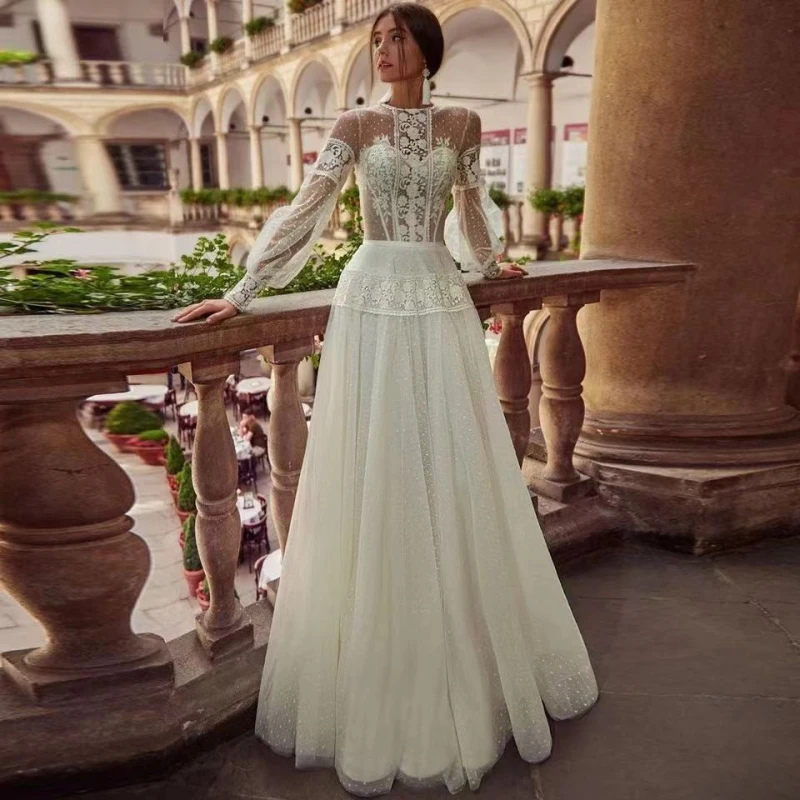 Floor Length Lace Appliques Sweep Train Long Sleeve V-Neck Wedding Dress Backless Backless Bridal Gowns Stunning High Quality
Floor Length Lace Appliques Sweep Train Long Sleeve V-Neck Wedding Dress Backless Backless Bridal Gowns Stunning High Quality