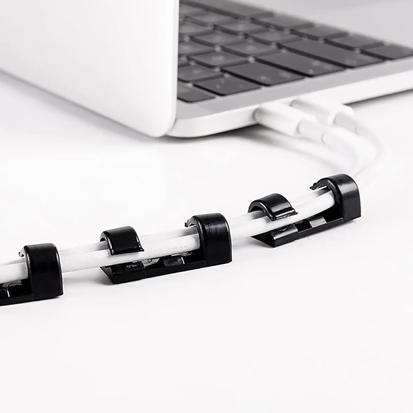 25pcs Finisher Wire Clamp Self-adhesive Wire Organizer Cable Clip Buckle Clips Ties Fixer Fastener Holder For Data Telephone
25pcs Finisher Wire Clamp Self-adhesive Wire Organizer Cable Clip Buckle Clips Ties Fixer Fastener Holder For Data Telephone