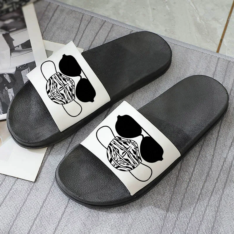 2021 hot summer women slippers Leopard mask print Harajuku Beach Slides Home Slippers house outdoor Beach slides 
2021 hot summer women slippers Leopard mask print Harajuku Beach Slides Home Slippers house outdoor Beach slides
