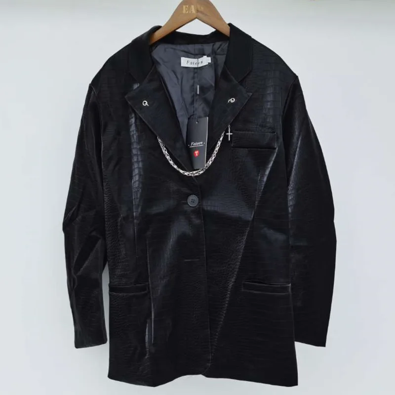 LANMREM 2021 Autumn New Turn-down Collar Silver Chain Glossy All-match Street Wear Hot Sell Pu Leather Coat For Women 2A1804
LANMREM 2021 Autumn New Turn-down Collar Silver Chain Glossy All-match Street Wear Hot Sell Pu Leather Coat For Women 2A1804