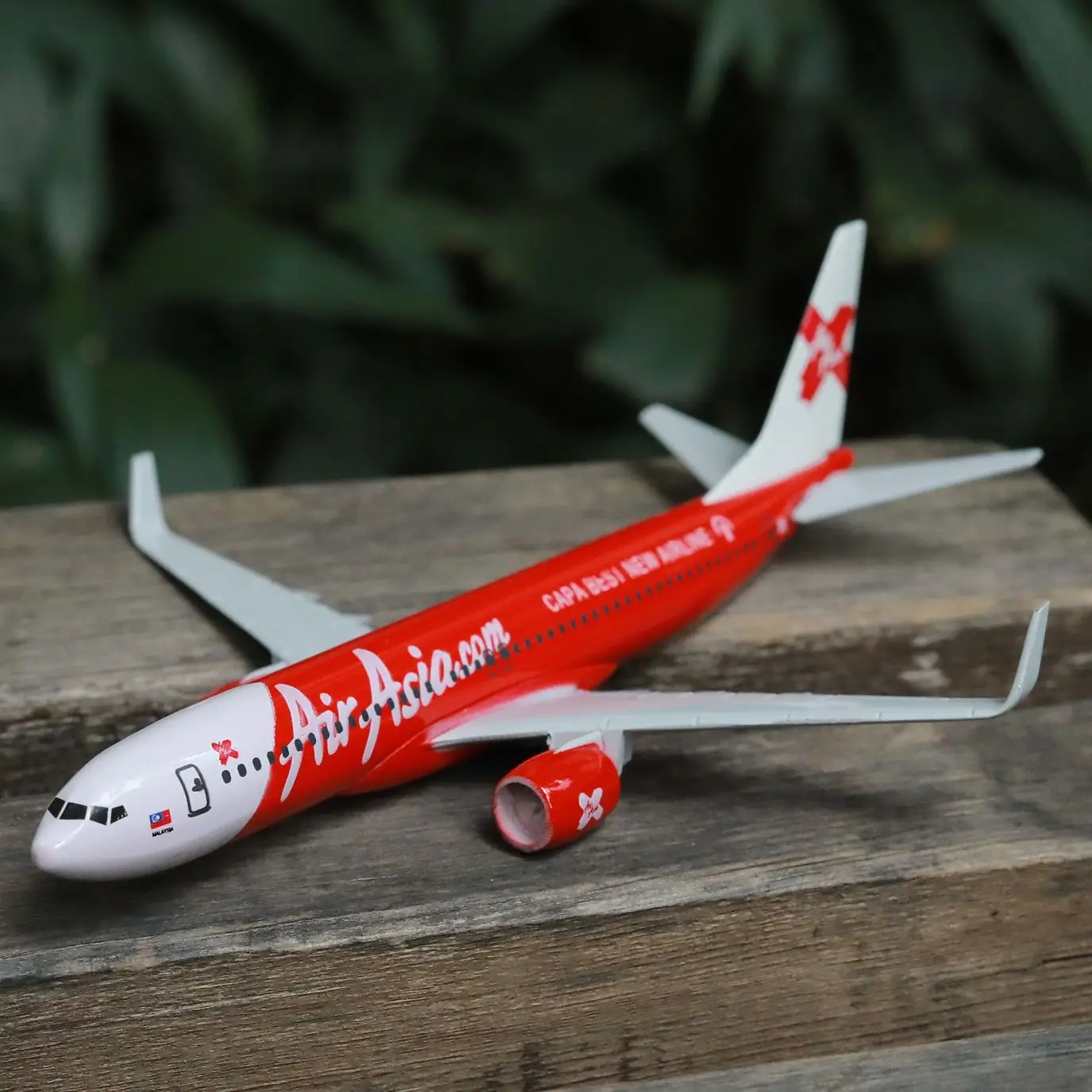 Модель самолета Air Asia, модель самолета Боинг 737, 6 дюймов, металлический самолет, Декор для дома и офиса, мини-Мото, игрушки для детей
Модель самолета Air Asia, модель самолета Боинг 737, 6 дюймов, металлический самолет, Декор для дома и офиса, мини-Мото, игрушки для детей