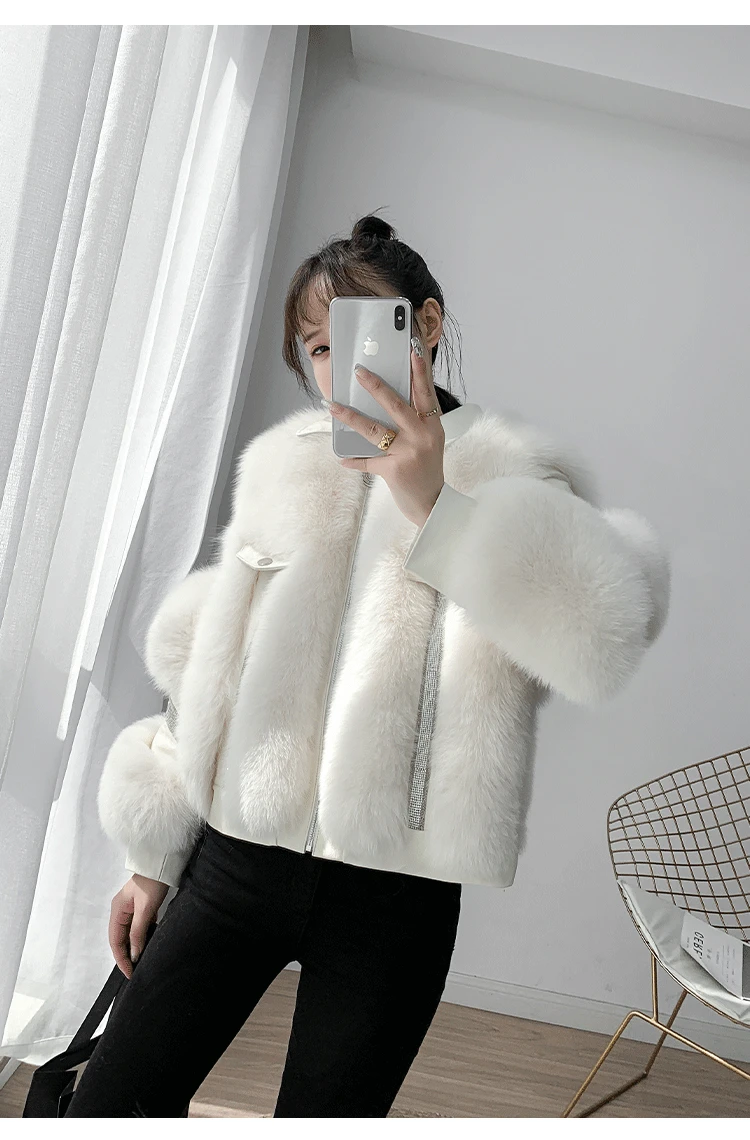 Winter New Real Fox Fur Coats Women High Qulaity Natural Whole Skin Genuine Fox Fur Jackets With Sheepskin Leather Fur Overcoats
Winter New Real Fox Fur Coats Women High Qulaity Natural Whole Skin Genuine Fox Fur Jackets With Sheepskin Leather Fur Overcoats