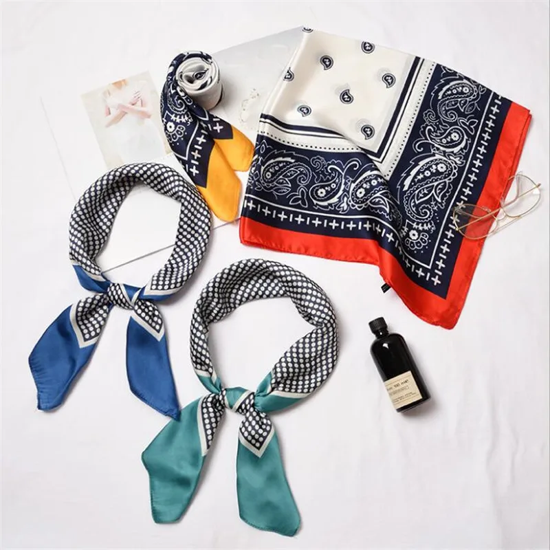 70cm New Luxury Brand Dot Plaid Floral Women Casual Print Scarf Small Square Scarves Headband Pachwork Neck Ties for woman Girls
70cm New Luxury Brand Dot Plaid Floral Women Casual Print Scarf Small Square Scarves Headband Pachwork Neck Ties for woman Girls