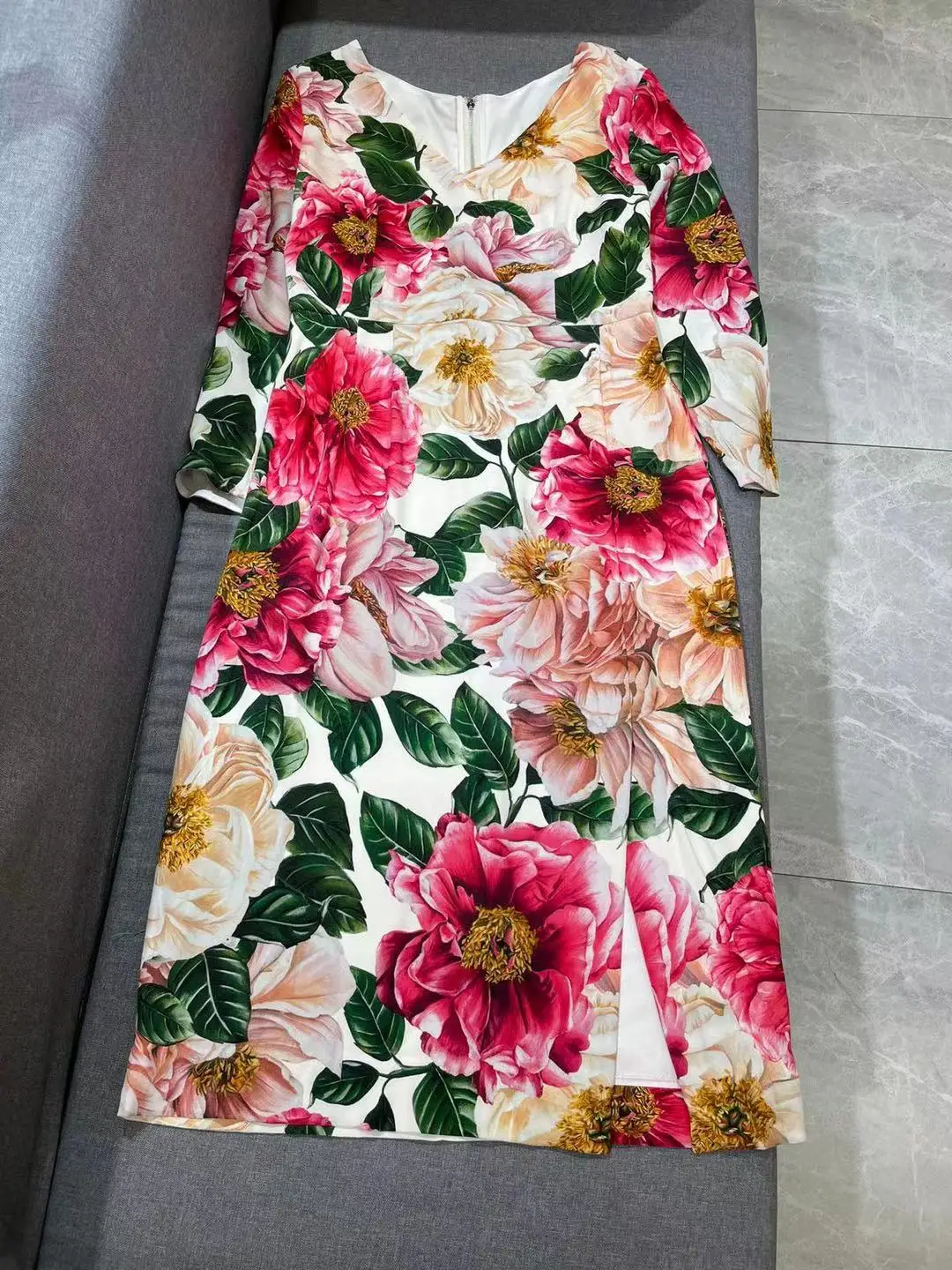 Runway Floral Print Elegant Midi Dress 2021 Autumn Women Long Sleeve V-Neck Party Split Dress Vestidos
Runway Floral Print Elegant Midi Dress 2021 Autumn Women Long Sleeve V-Neck Party Split Dress Vestidos