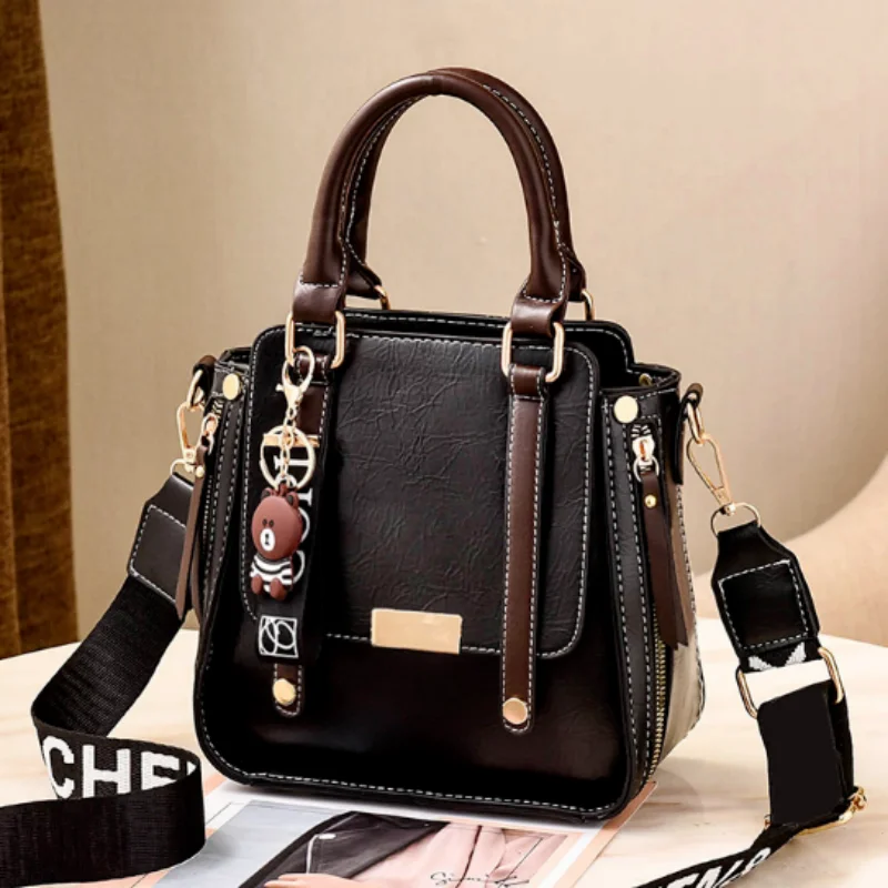 Women's Bag 2021 New Simple and Versatile Broadband Personalized Fashion Elegant Retro Portable Shoulder Messenger Bag
Women's Bag 2021 New Simple and Versatile Broadband Personalized Fashion Elegant Retro Portable Shoulder Messenger Bag