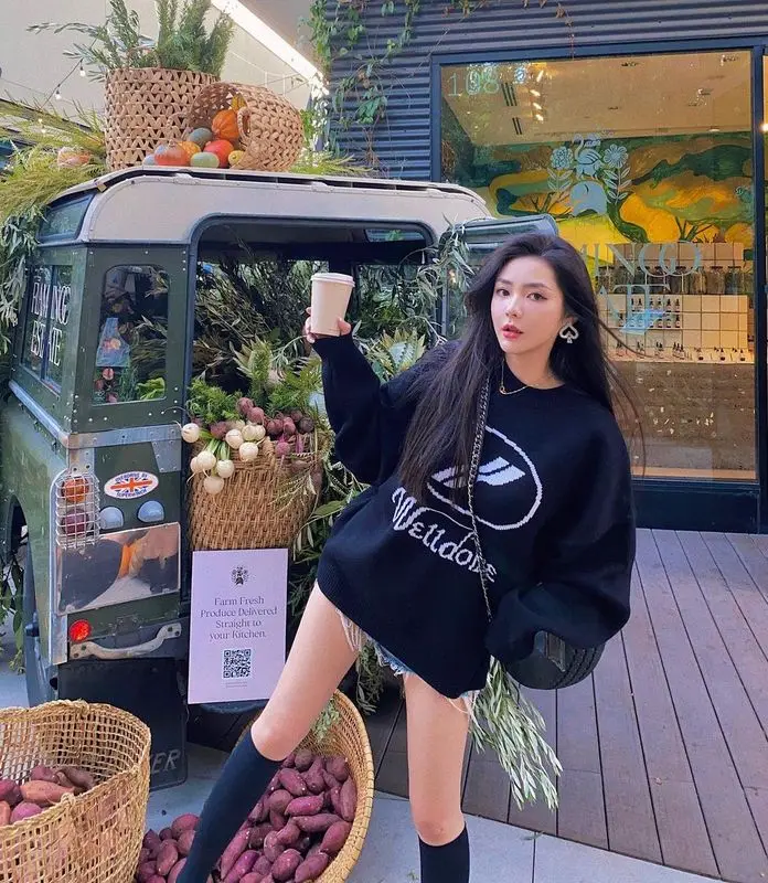 We11done 2021 Fall Winter Big Logo Print Pullovers Hiphop Oversize High Street Sweater Men Women Couple 100% Cotton Sweater
We11done 2021 Fall Winter Big Logo Print Pullovers Hiphop Oversize High Street Sweater Men Women Couple 100% Cotton Sweater