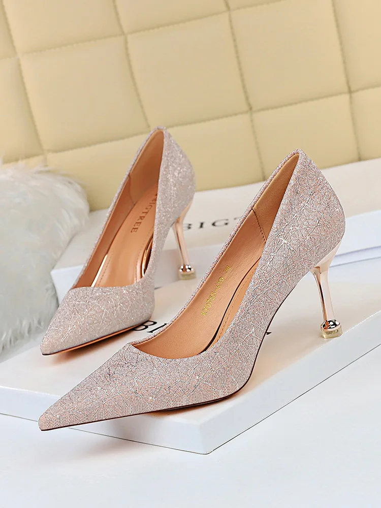 Women's shoes single shoes metal fine high heels fashion sexy banquet shallow mouth shining sequins
Women's shoes single shoes metal fine high heels fashion sexy banquet shallow mouth shining sequins